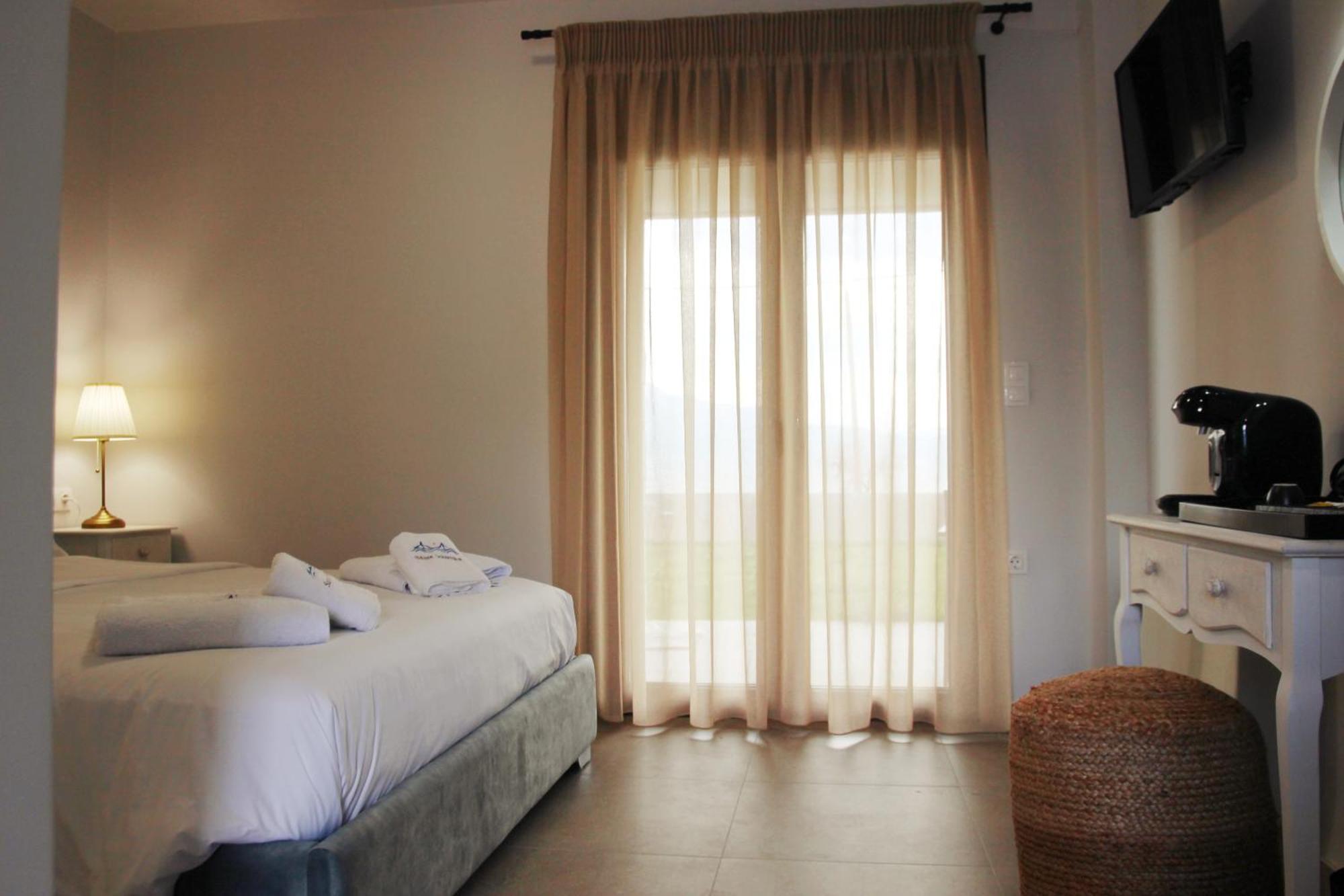Santa Domenica Nafpaktos - Rooms And Apartments By The Sea Exterior photo